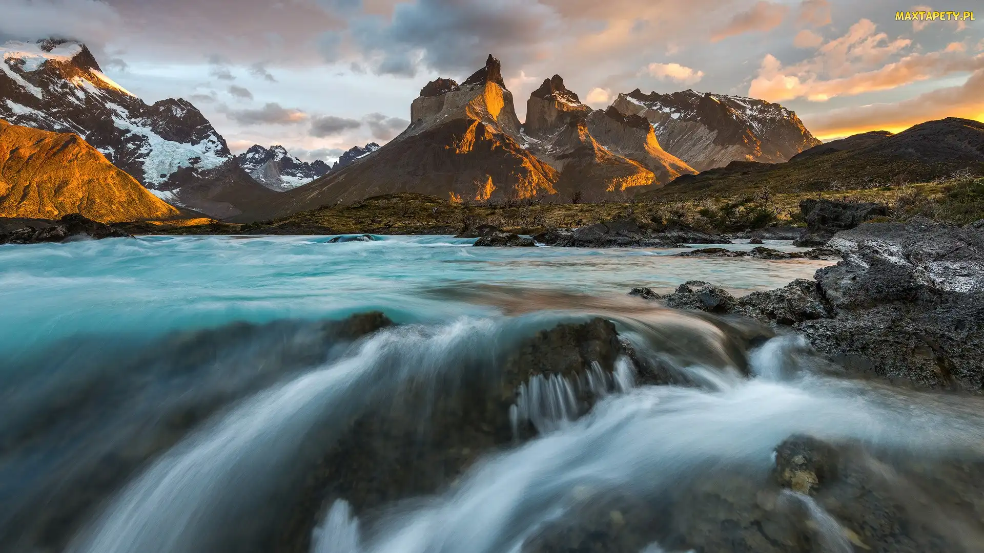 Chile, Patagonia, Rzeka, Góry Cordillera del Paine, Masyw Torres del Paine, Park Narodowy Torres del Paine
