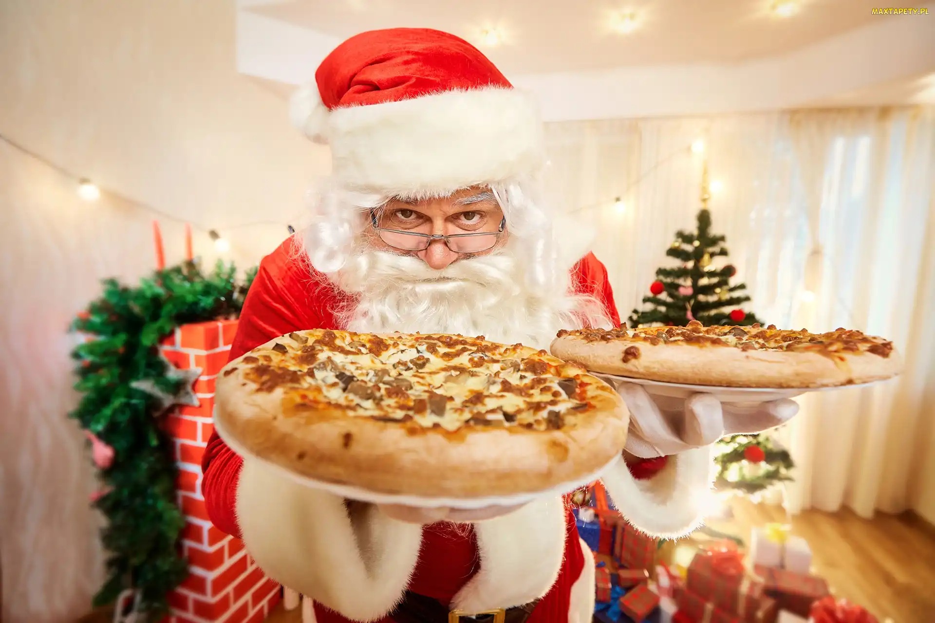 Mikołaj, Pizza, Święty
