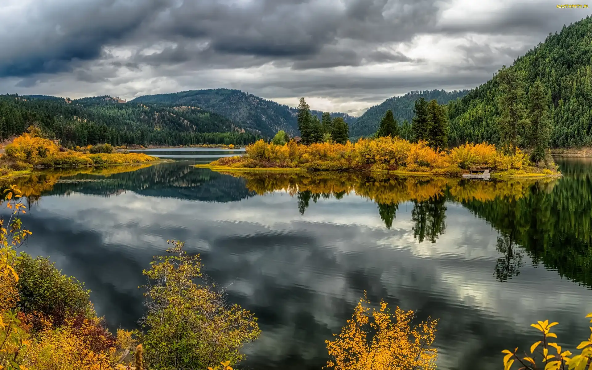 Wzgórza, Jesień, Stan Montana, Stany Zjednoczone, Jezioro Lake Alva, Lasy