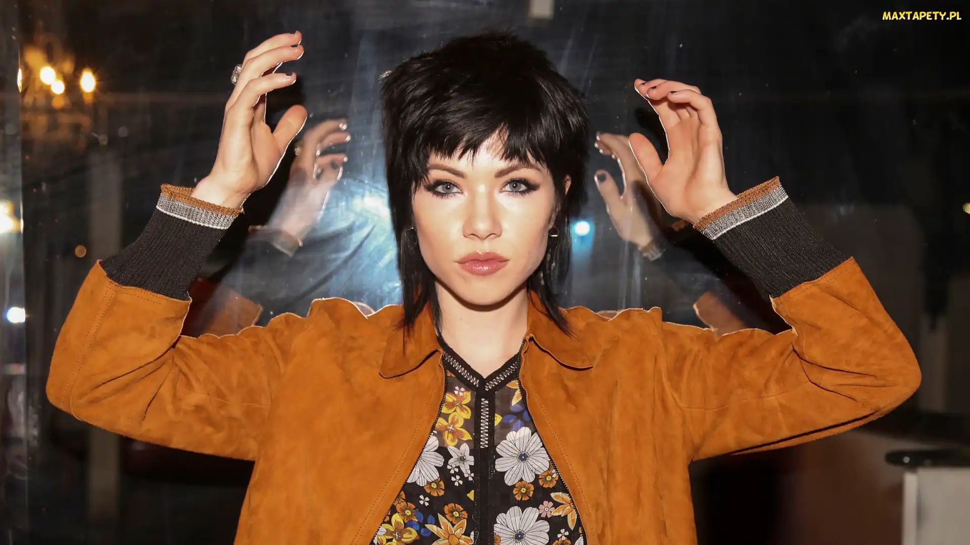 Brunetka, Carly Rae Jepsen, Kobieta, Piosenkarka