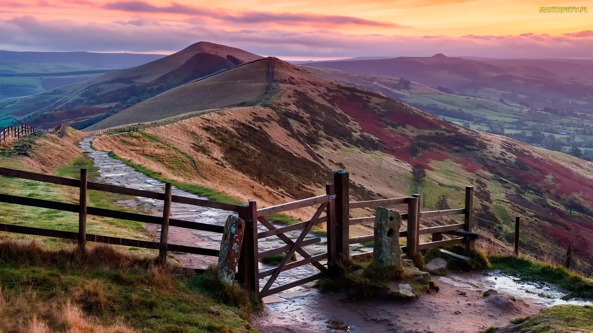 Park Narodowy Peak District, Wzgórza, Anglia, Wzgórze Mam Tor, Płot, Hrabstwo Derbyshire, Wschód słońca, Droga