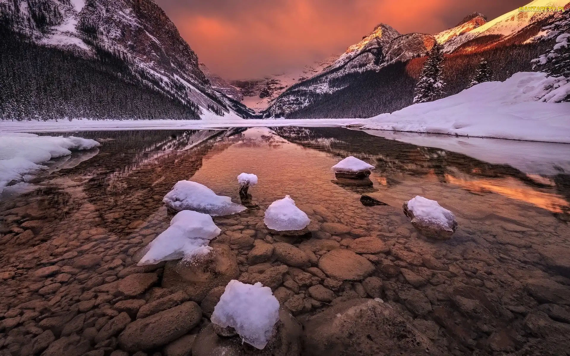 Zima, Góry Canadian Rockies, Park Narodowy Banff, Wschód słońca, Kanada, Jezioro Lake Louise, Prowincja Alberta