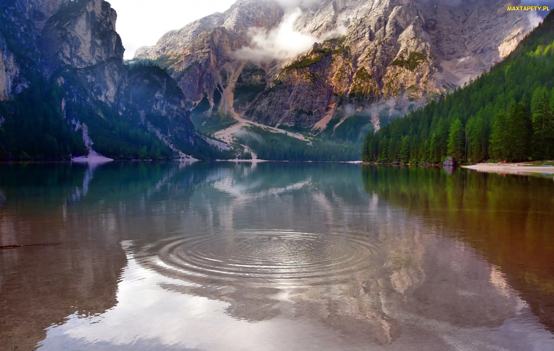Włochy, Tyrol Południowy, Jezioro Pragser Wildsee, Dolina Val Pusteria, Dolina Val di Braies, Góry Dolomity