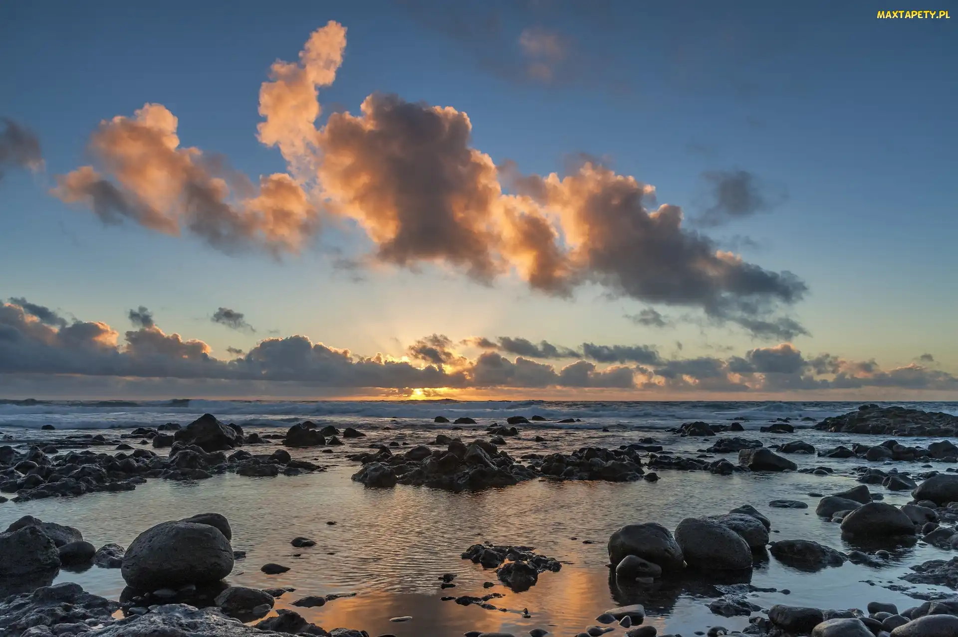 Morze, Lanzarote, El Golfo, Chmury, Kamienie, Wybrzeże, Zachód Słońca, Wyspy Kanaryjskie