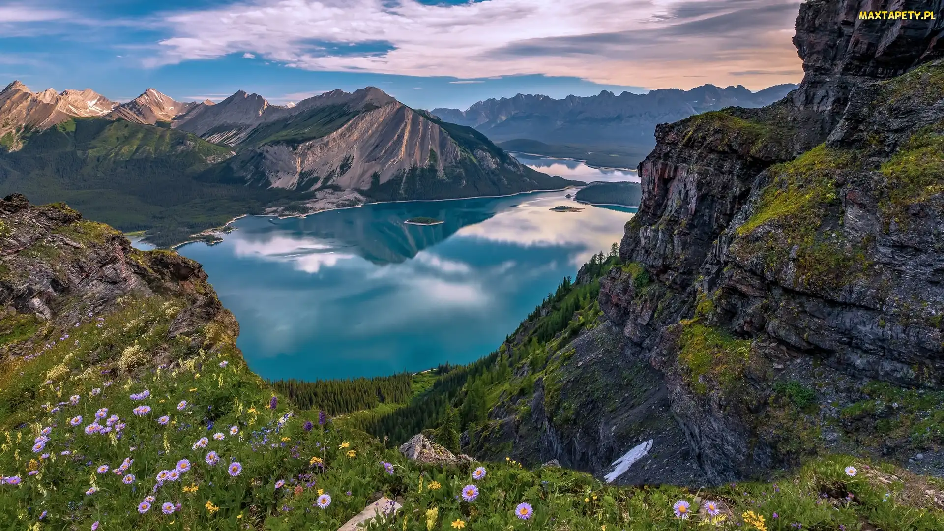 Chmury, Góry, Jezioro Upper Kananaskis Lake, Kanada, Park Prowincjonalny Petera Lougheeda, Kwiaty