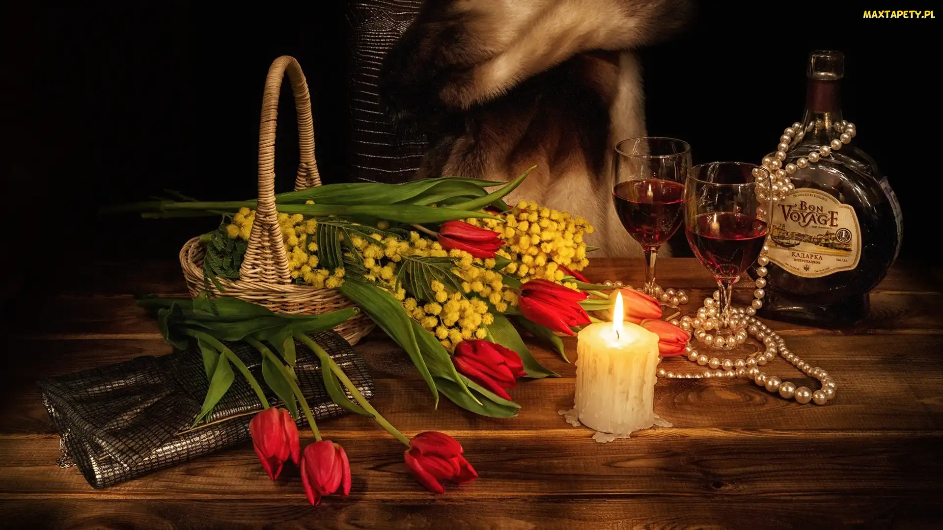 Koszyk, Butelka, Tulipany, Naszyjnik, Kadarka, Świeca, Kieliszki, Wino