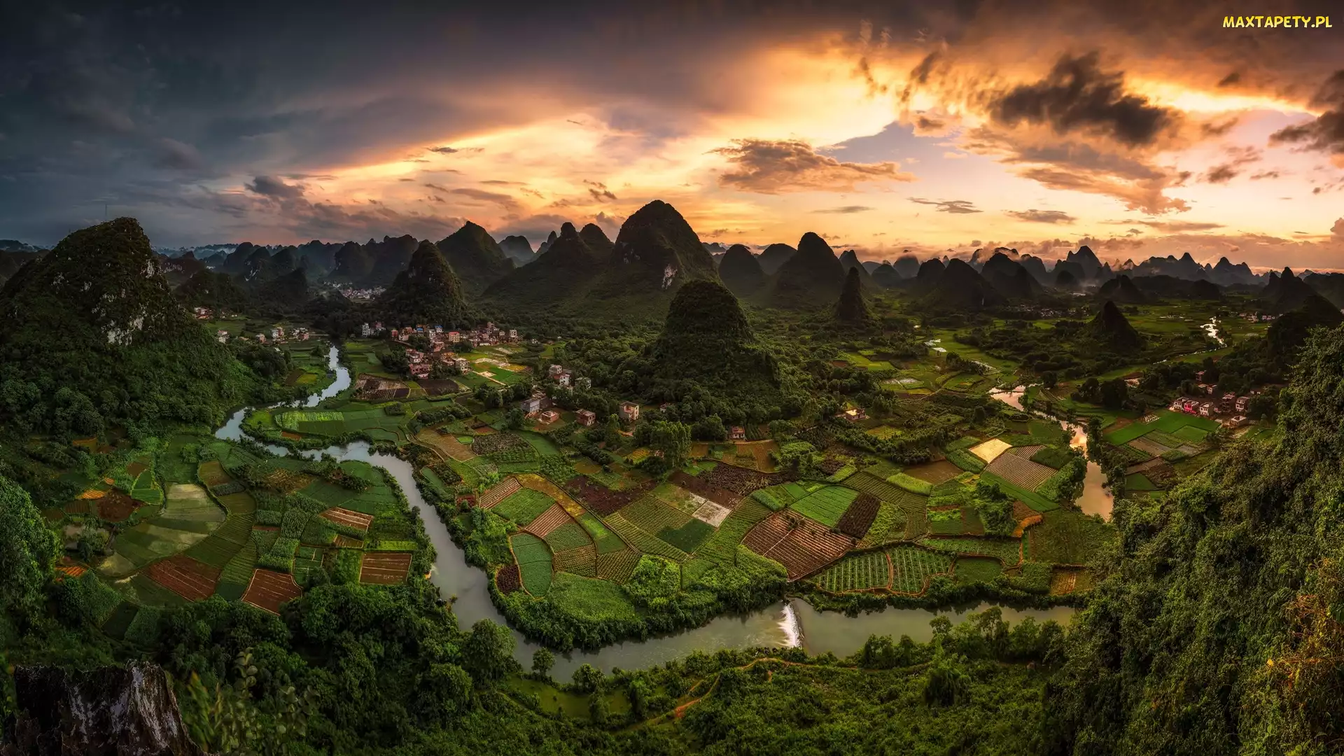Wschód słońca, Li River, Region Kuangsi, Góry Mao er Shan, Rzeka Gui Jiang, Chiny, Prefektura Guilin