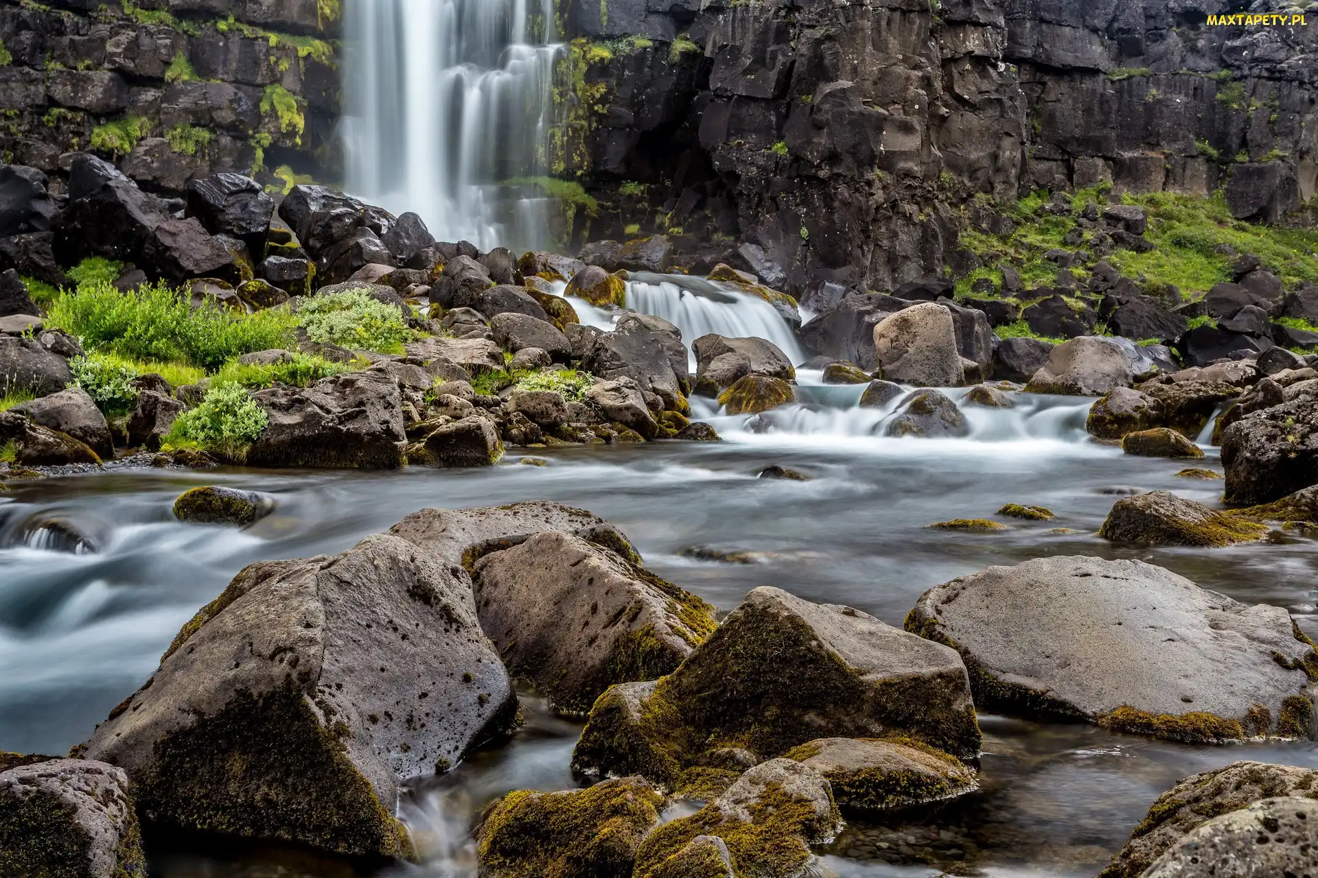 Park Narodowy Thingvellir, Rzeka Oxara, Wodospad Oxararfoss, Islandia, Kamienie, Obszar Þingvellir, Rośliny, Skały