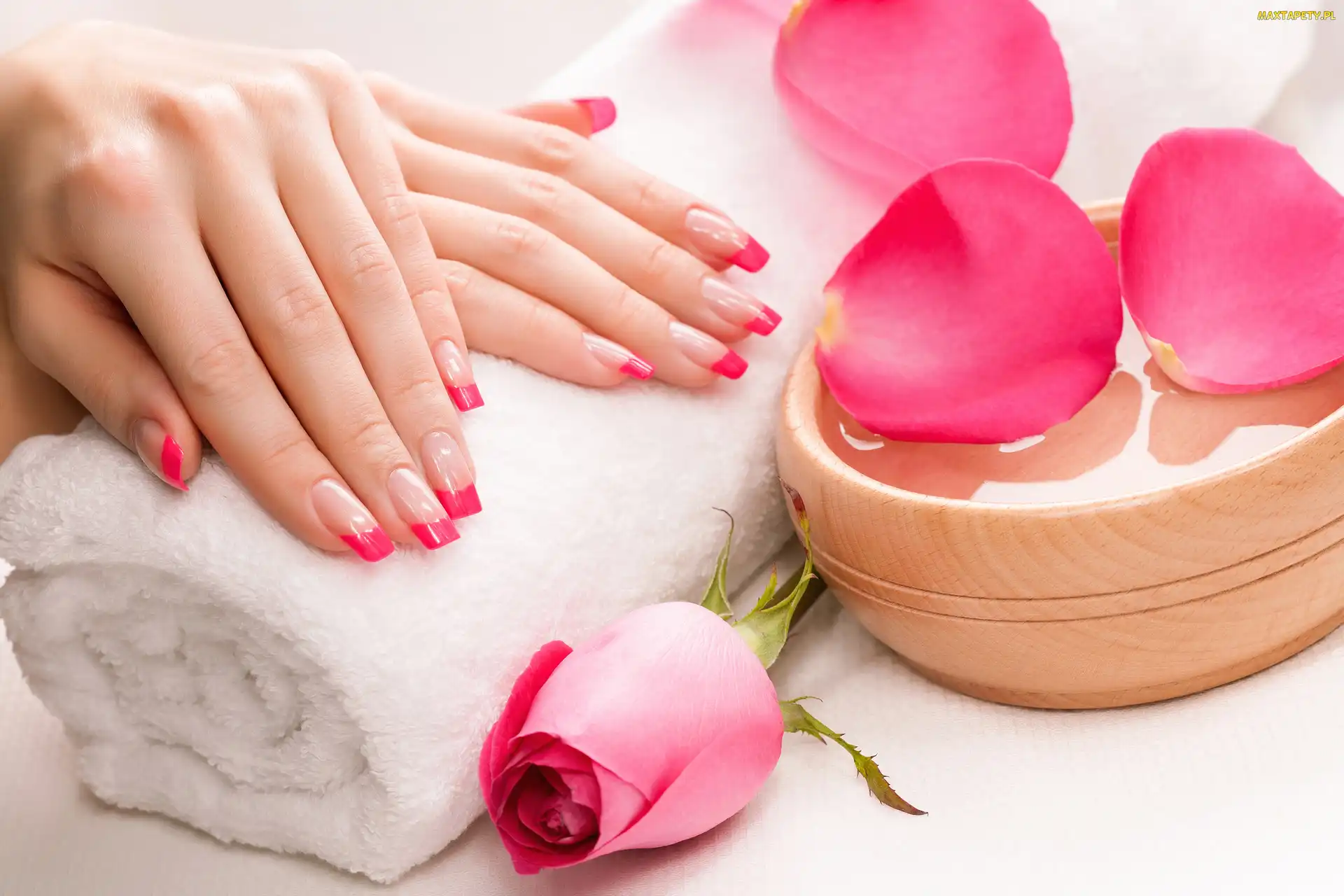 Dłonie, Ręcznik, Róża, Płatki, Manicure