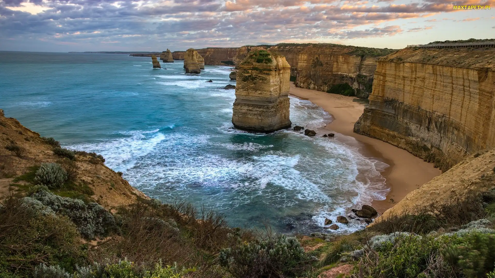 Kolumny wapienne, Skały, Australia, Wybrzeże, Morze, Park Narodowy Port Campbell, Dwunastu Apostołów, Klif, Cieśnina Bassa