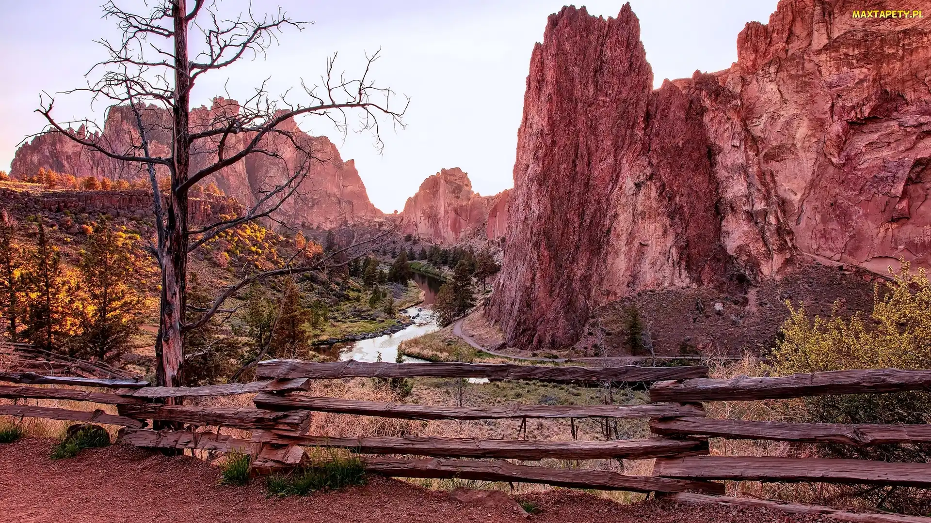 Smith Rock State Park, Skały, Ogrodzenie, Stan Oregon, Stany Zjednoczone, Rzeka Crooked River
