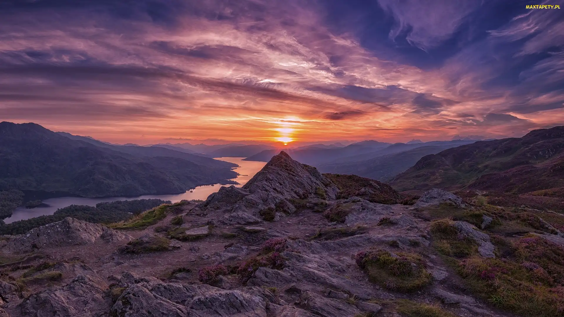 Zachód słońca, Szkocja, Wzgórze Ben Aan, Góry, Hrabstwo Stirling, Park Narodowy Loch Lomond and the Trossachs, Jezioro Loch Katrine