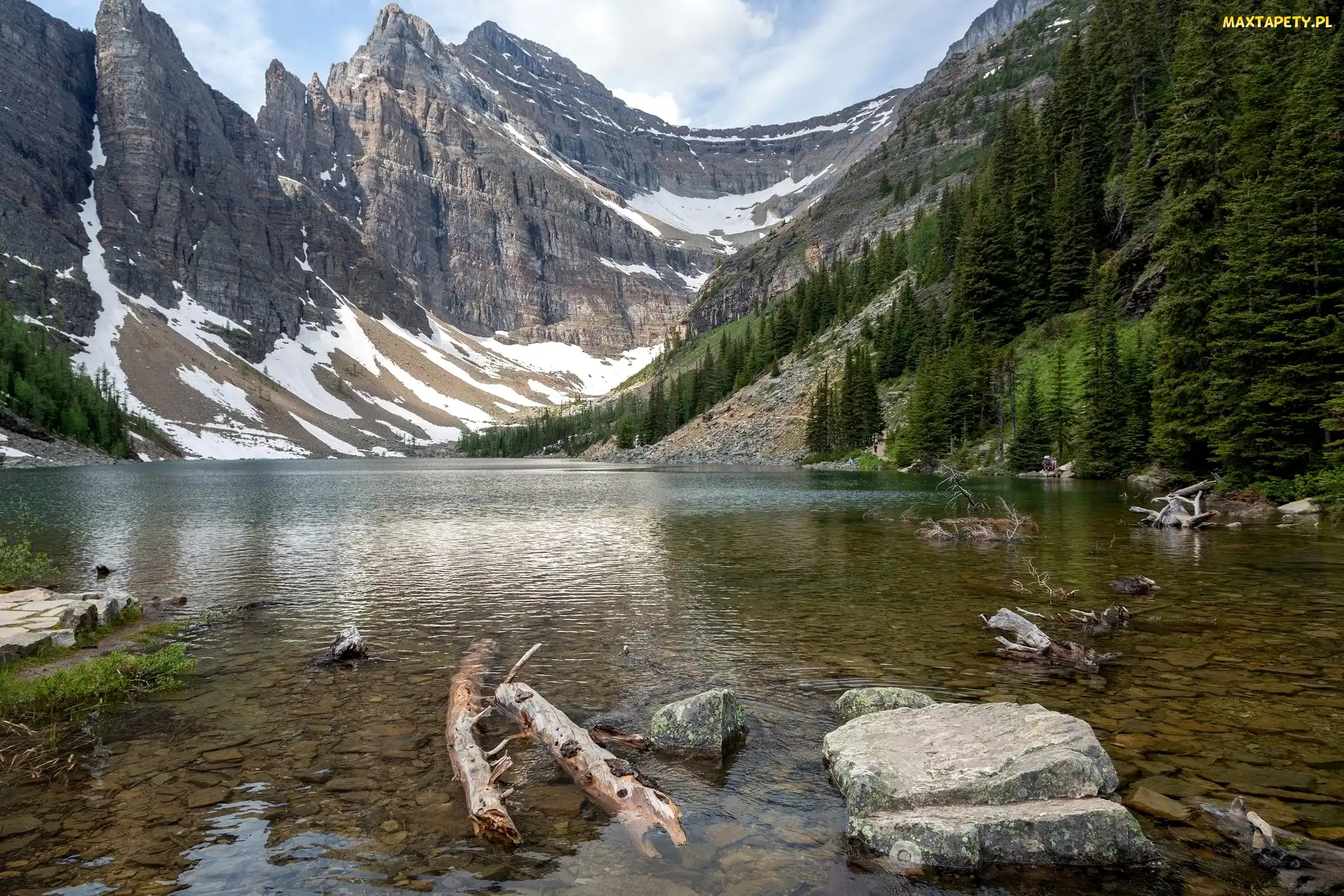 Drzewa, Jezioro Agnes, Góry, Kanada, Śnieg, Kamienie, Prowincja Alberta, Park Narodowy Banff