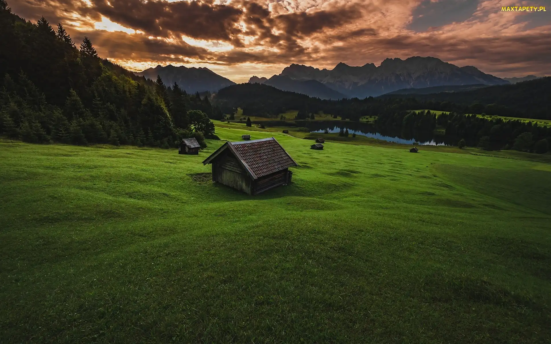 Domki, Jezioro Geroldsee, Wieczór, Bawaria, Góry Alpy, Niemcy, Las, Chmury, Łąka, Trawa, Wzgórza