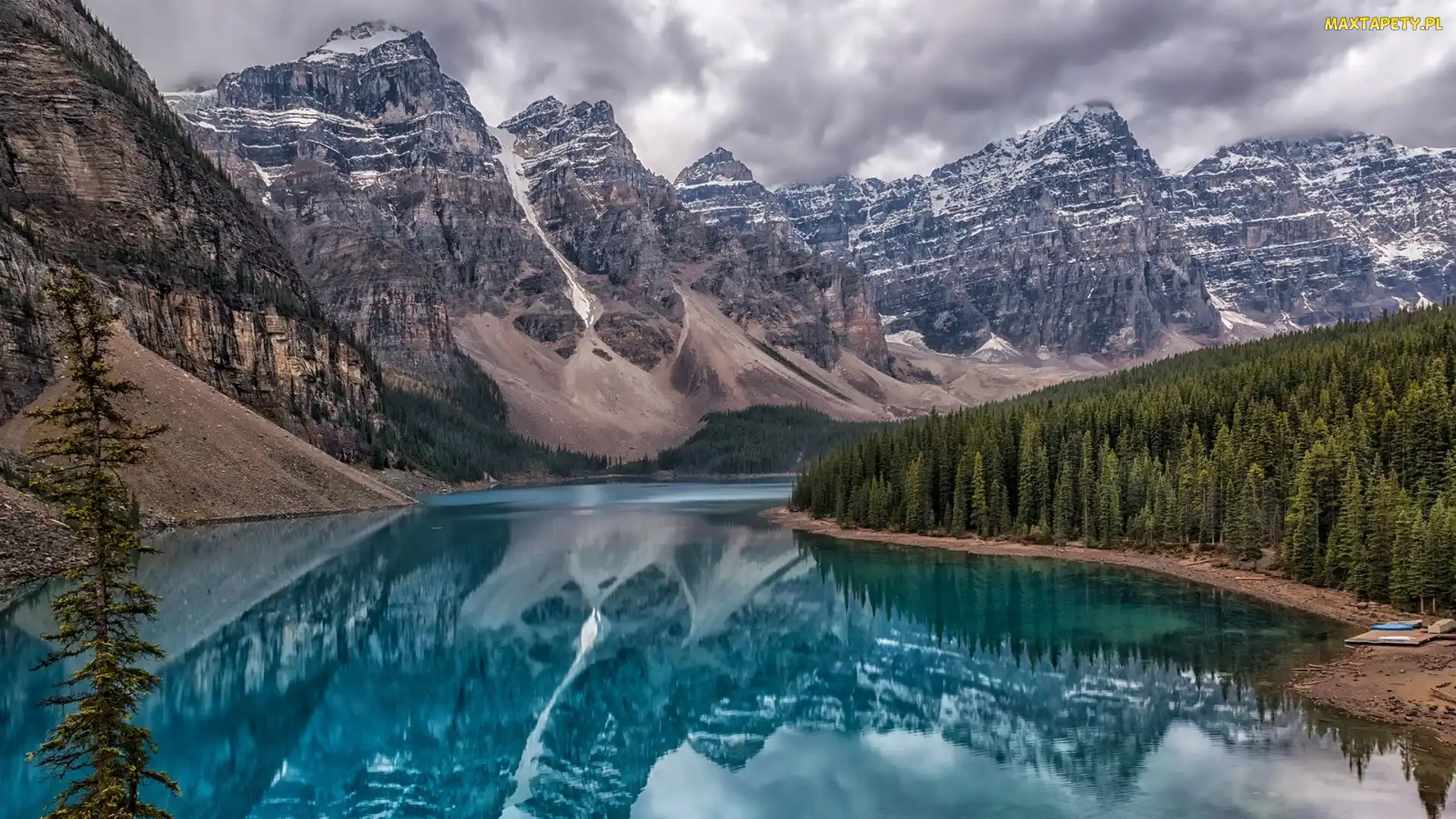 Drzewa, Góry, Prowincja Alberta, Chmury, Jezioro Moraine, Kanada, Park Narodowy Banff