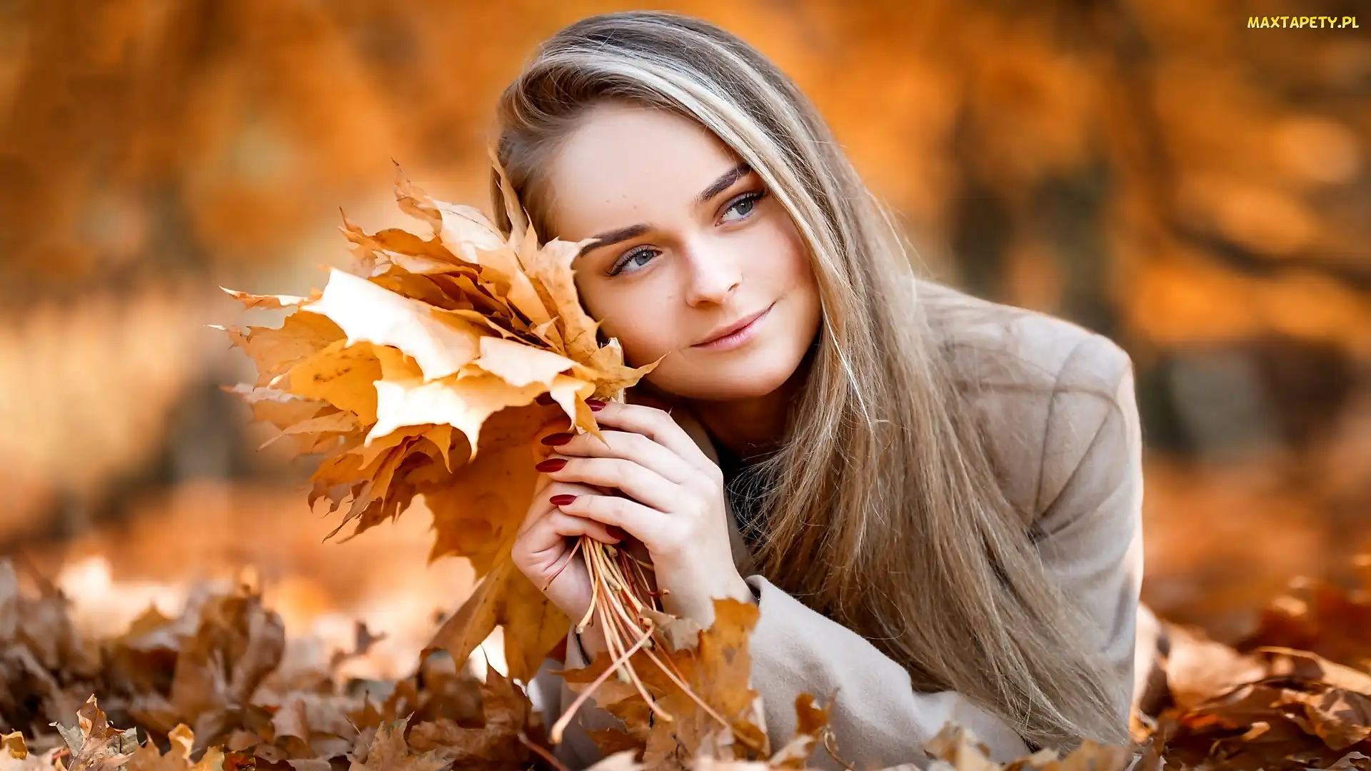 Liście, Jesienne, Blondynka, Kobieta