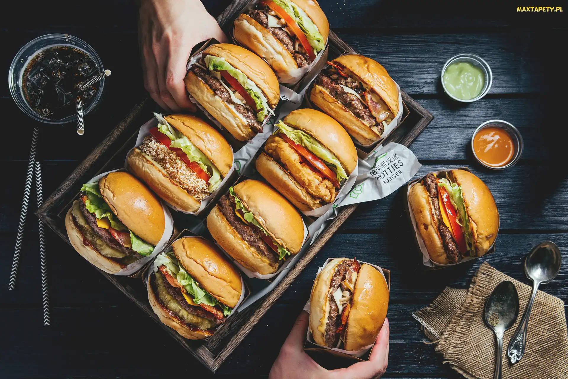 Łyżeczki, Sosy, Hamburgery, Taca