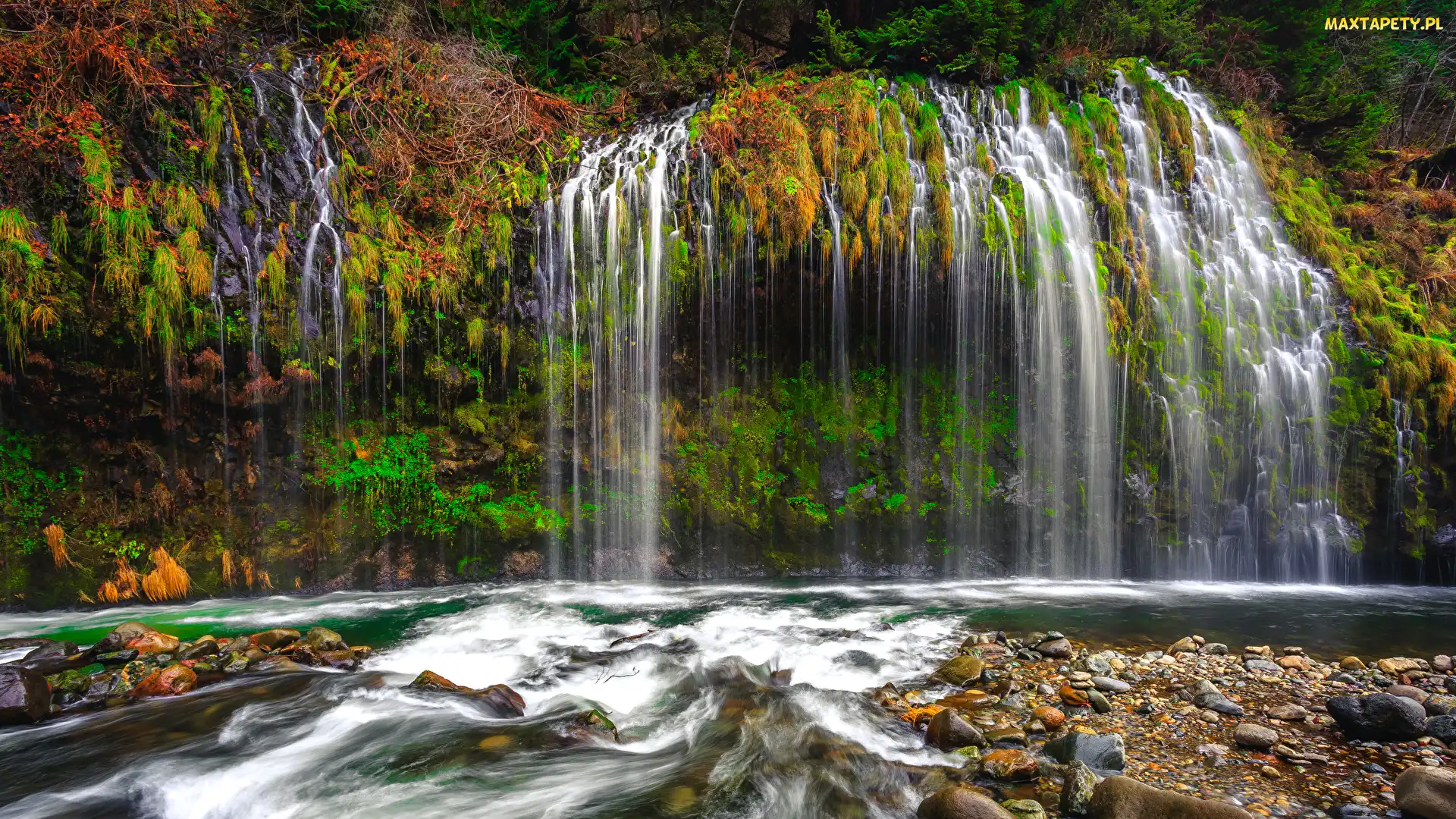 Stany Zjednoczone, Stan Kalifornia, Wodospad Mossbrae Falls, Kamienie