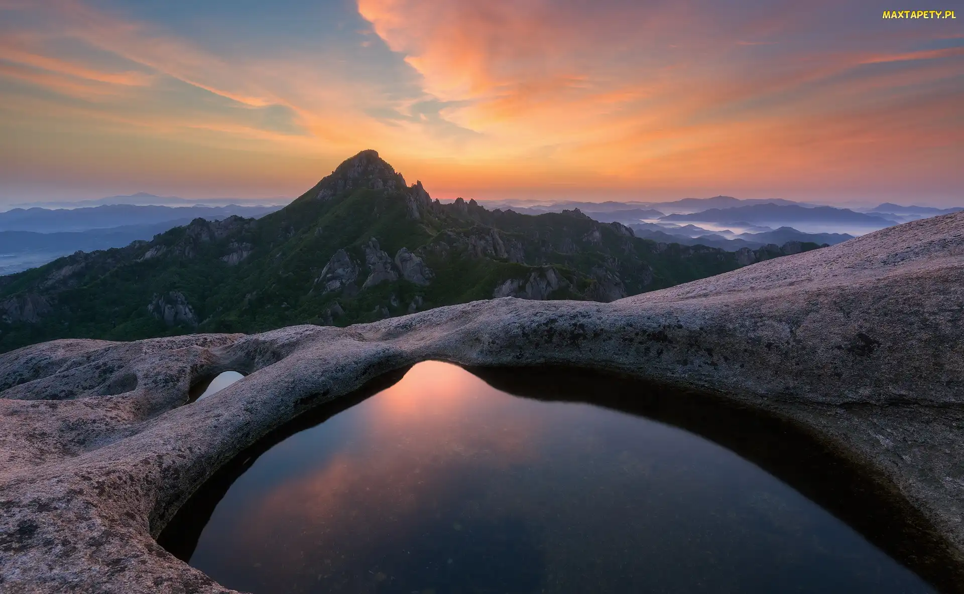 Góry, Korea Południowa, Prowincja Jeolla Południowa, Zachód słońca, Park Narodowy Wolchulsan