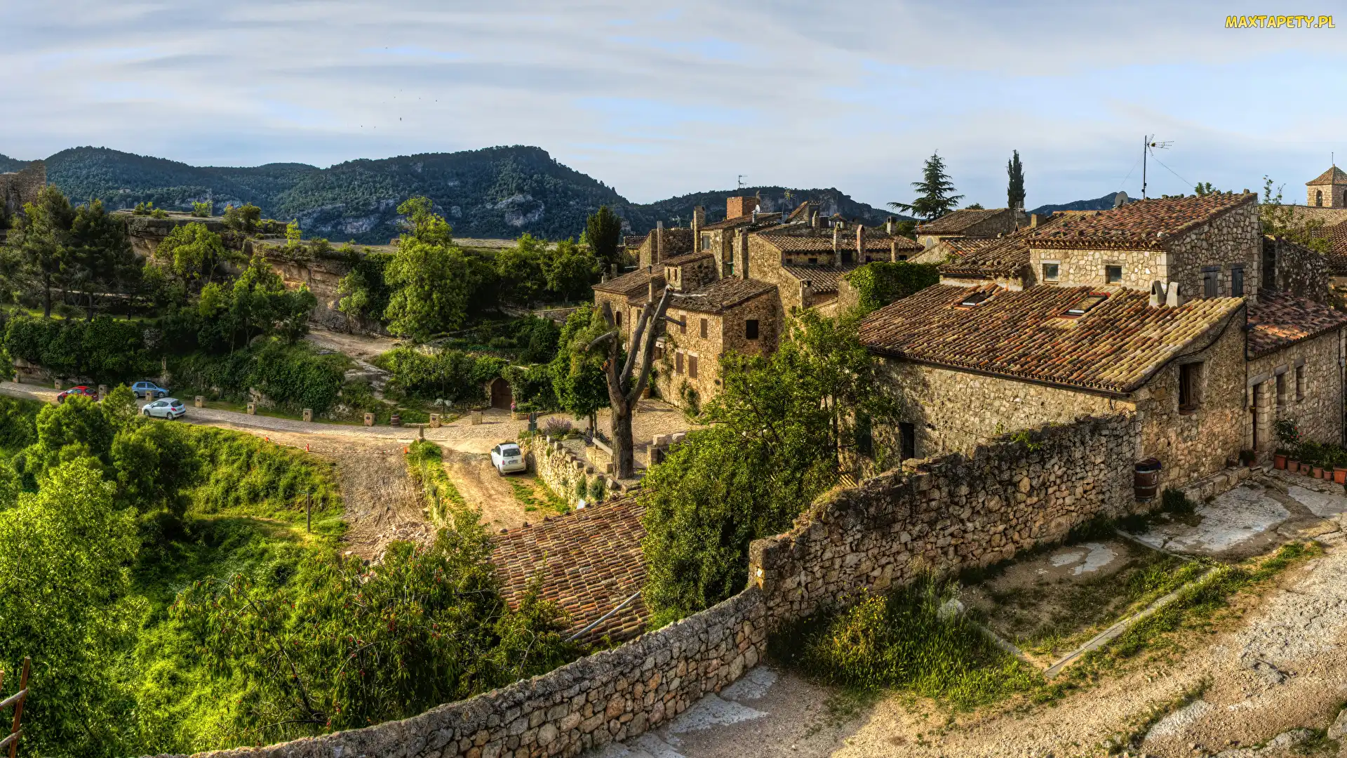 Katalonia, Domy, Hiszpania, Wioska Siurana de Prades, Drzewa, Prowincja Tarragona, Roślinność, Mur