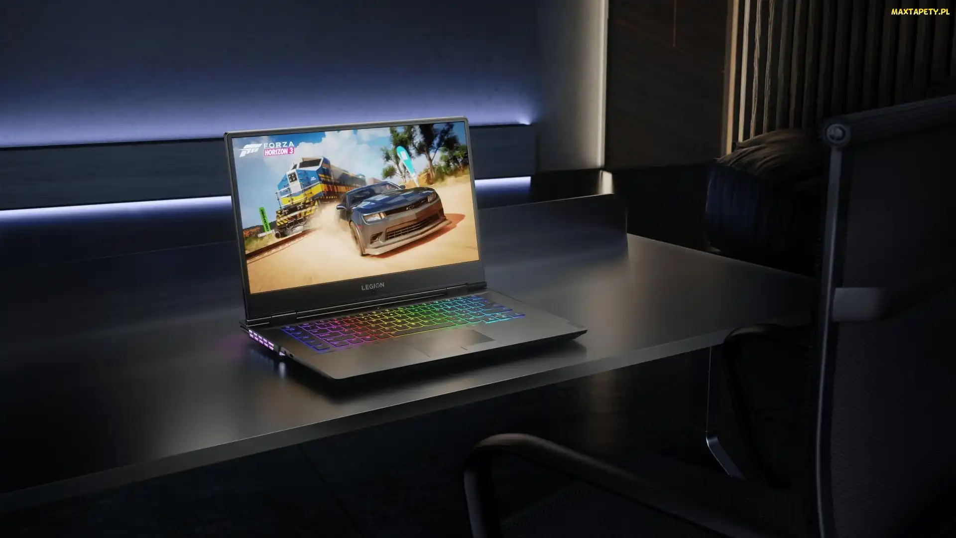 Stolik, Gra Forza Horizon 3, Laptop, Ekran