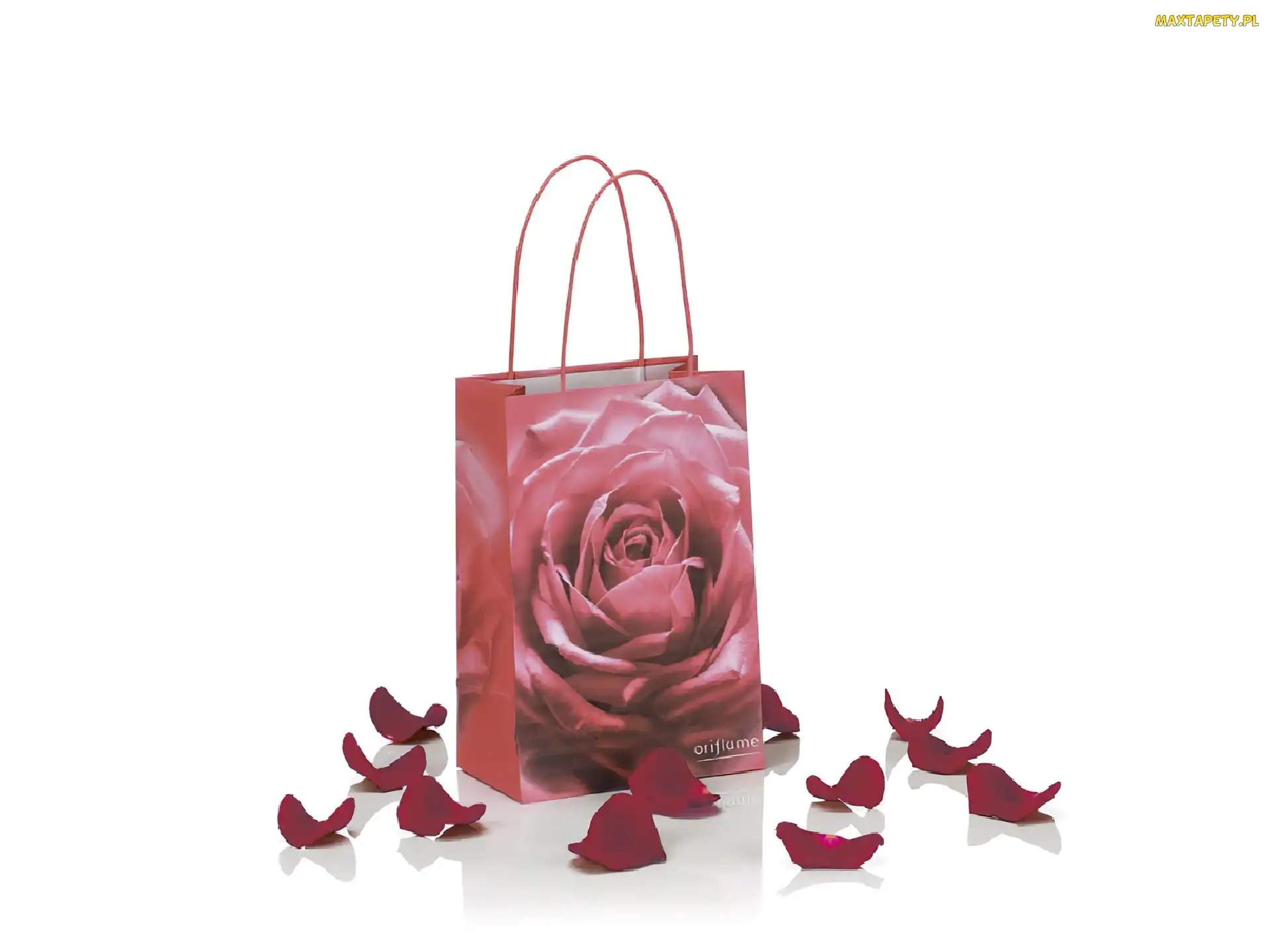 Oriflame, płatki, róża