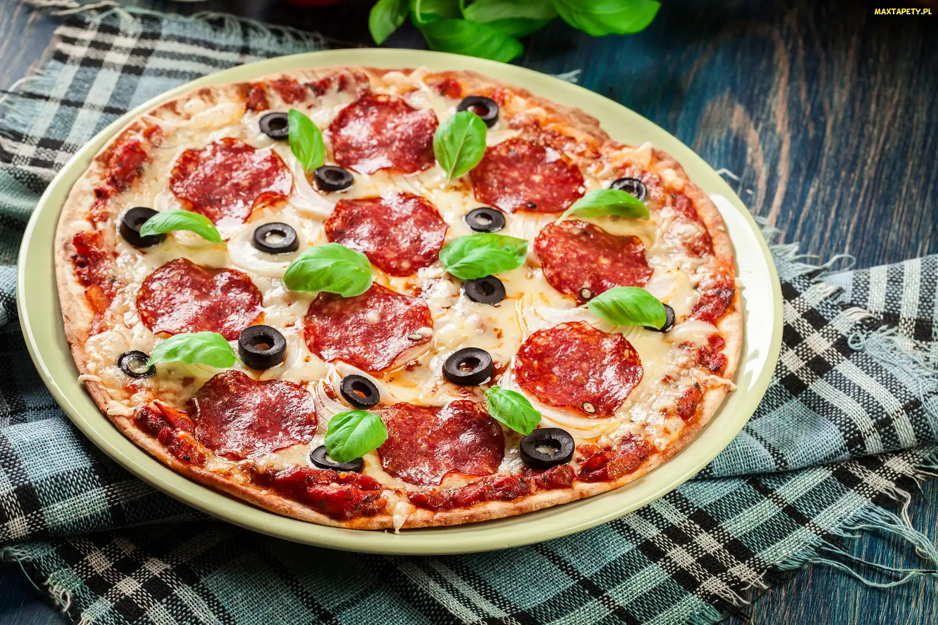 Listki, Oliwki, Pizza, Salami