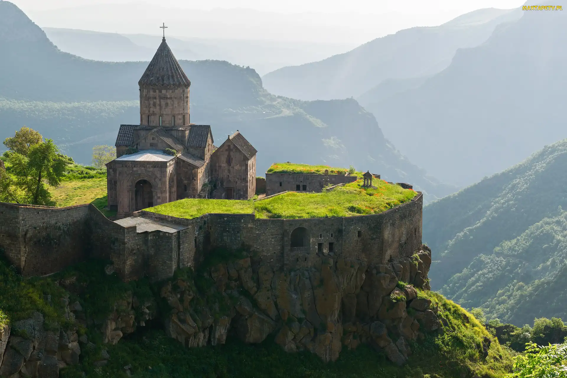 Kościół, Drzewa, Klasztor Tatew, Góry, Prowincja Sjunik, Skała, Armenia, Mgła
