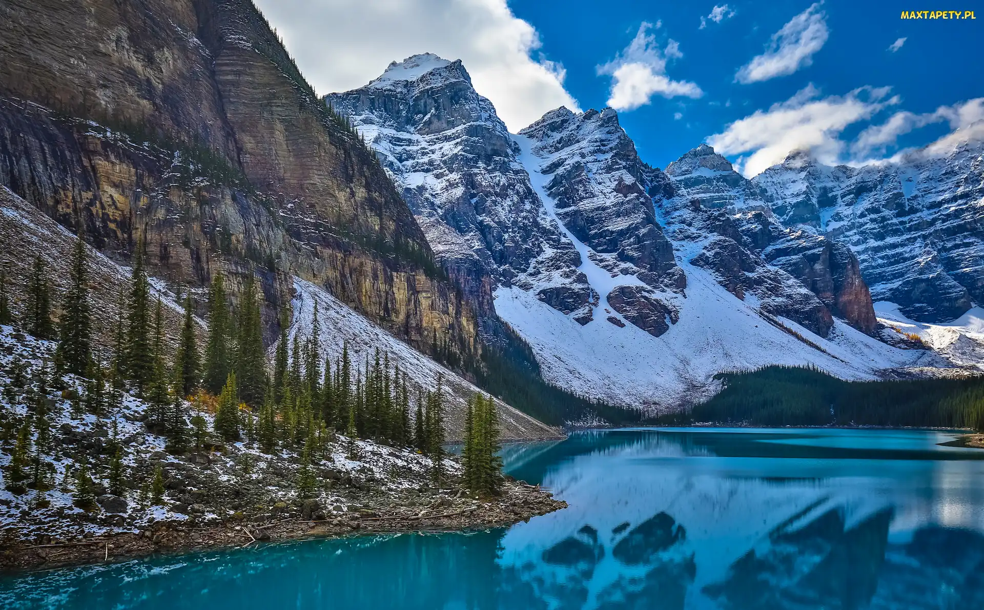 Alberta, Dolina Dziesięciu Szczytów, Kanada, Jezioro Moraine, Góry, Park Narodowy Banff, Chmury, Drzewa