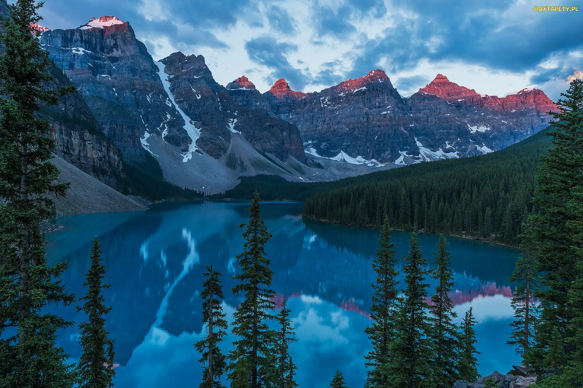 Kanada, Odbicie, Drzewa, Chmury, Góry, Las, Alberta, Park Narodowy Banff, Jezioro Moraine