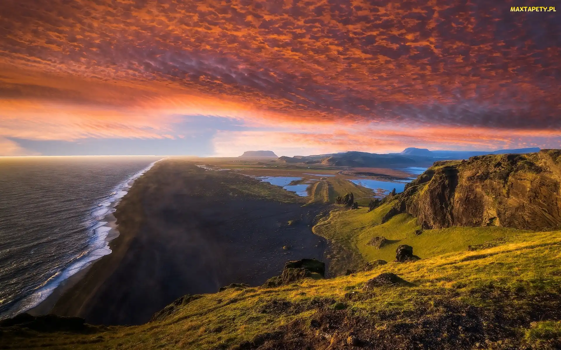 Chmury, Półwysep Dyrholaey, Islandia, Zachód słońca, Wybrzeże, Czarna, Reynisfjara, Morze, Czarny, Piasek, Plaża, Miejscowość Vik