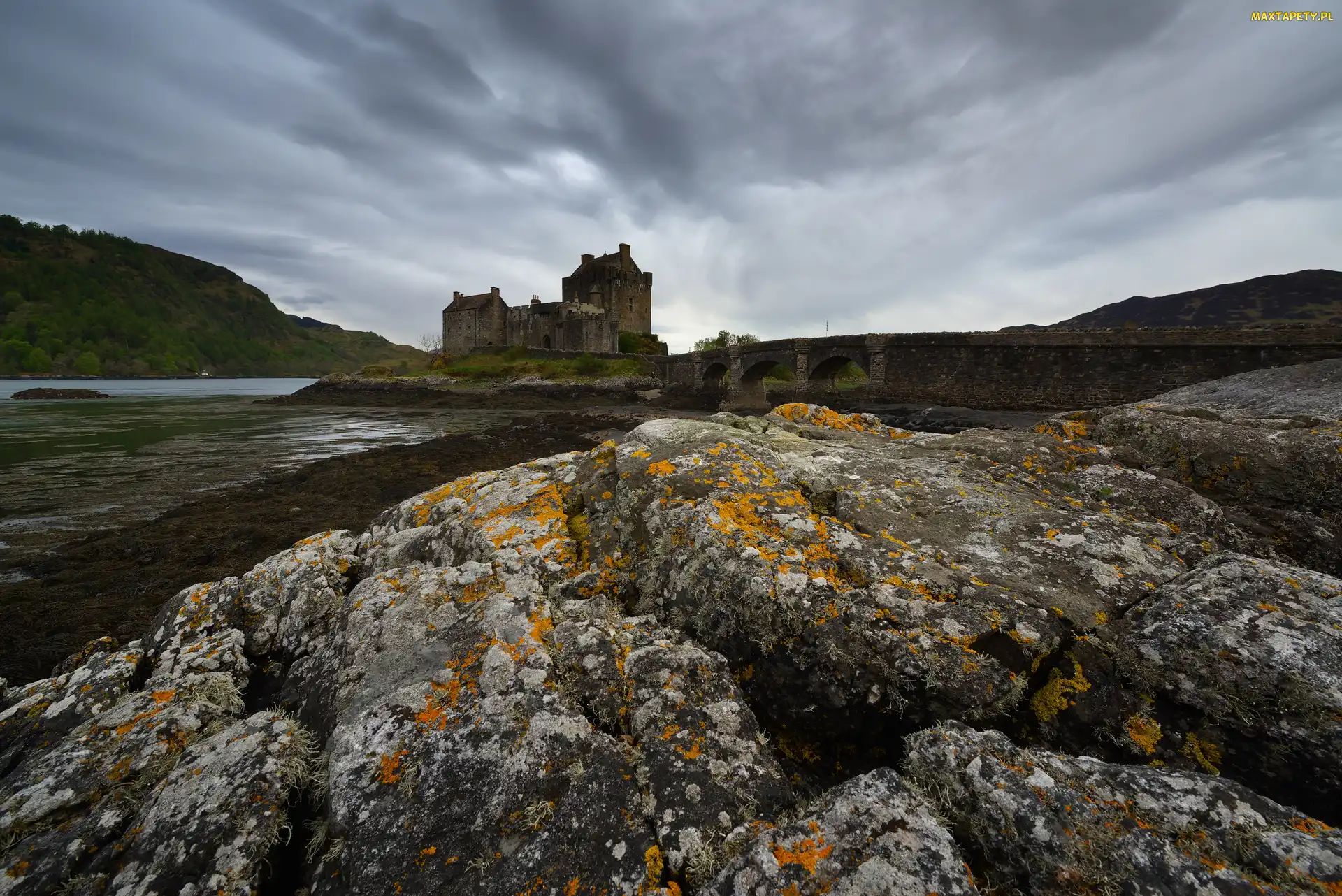 Most, Szkocja, Jezioro Loch Duich, Zamek Eilean Donan, Skały