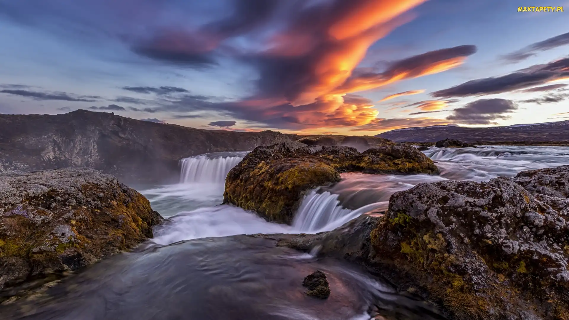 Wodospad Godafoss, Islandia, Chmury, Skały, Rzeka