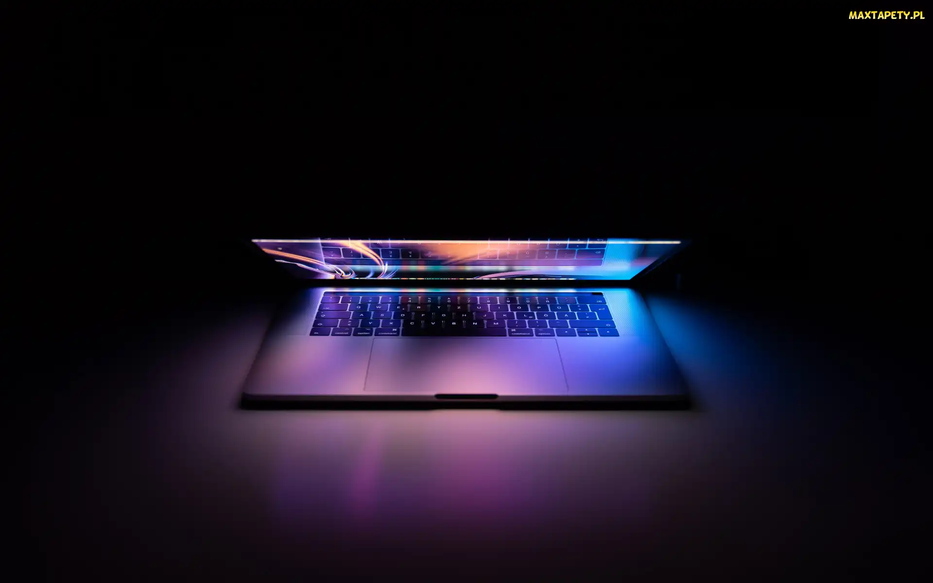 Czarne, Tło, Laptop