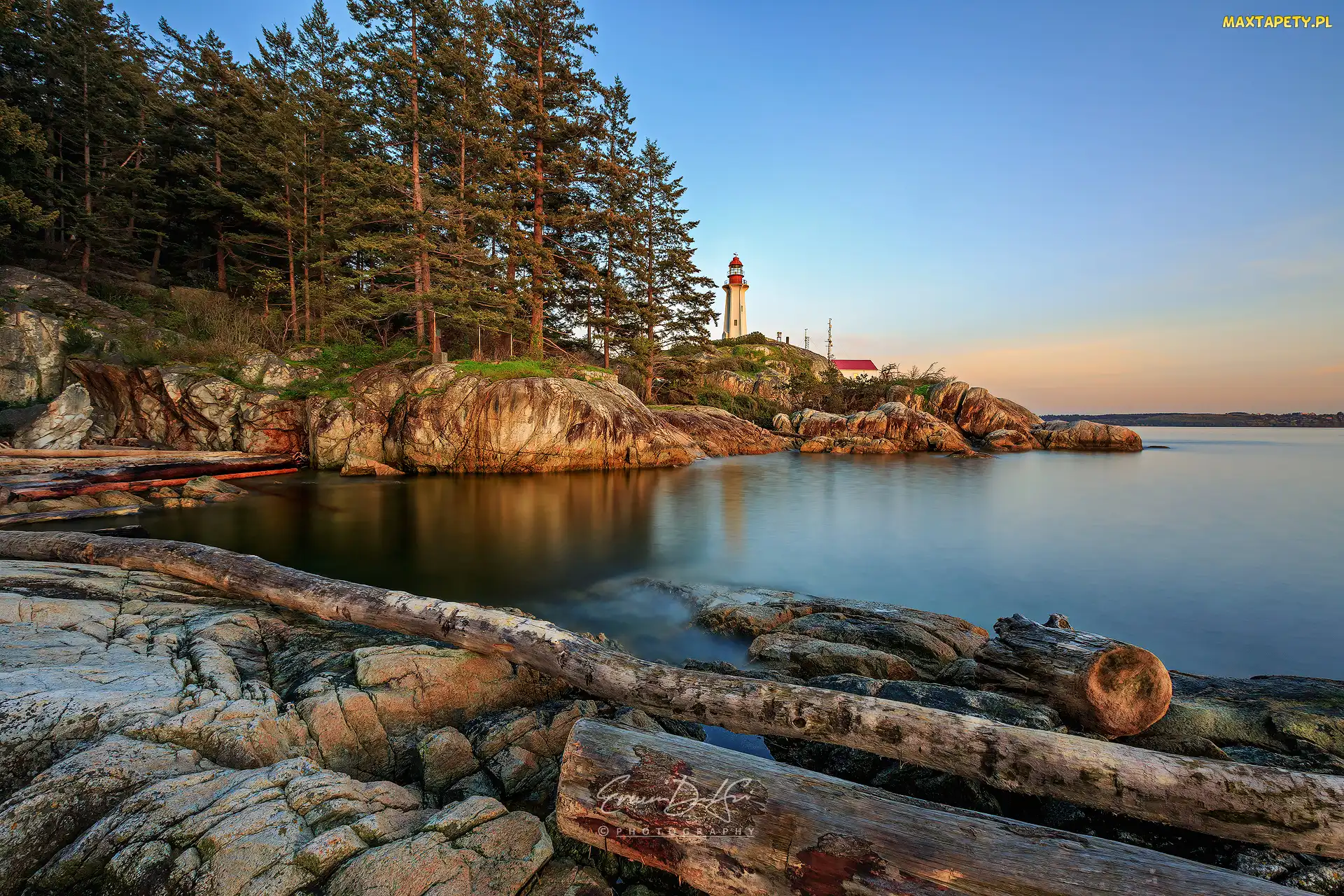 Kanada, Vancouver, Drzewa, Skały, Latarnia morska Point Atkinson, Cieśnina Strait of Georgia