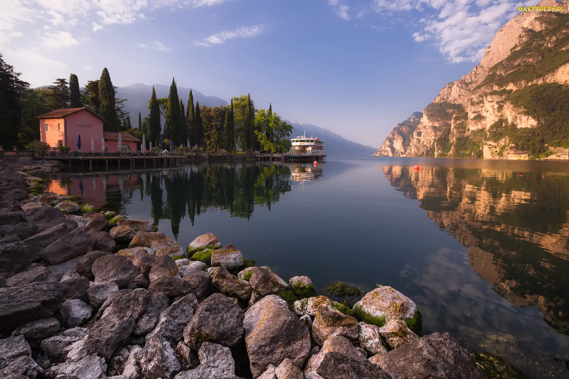 Góry, Kamienie, Jezioro Garda, Statek, Trento, Dom, Włochy, Riva del Garda