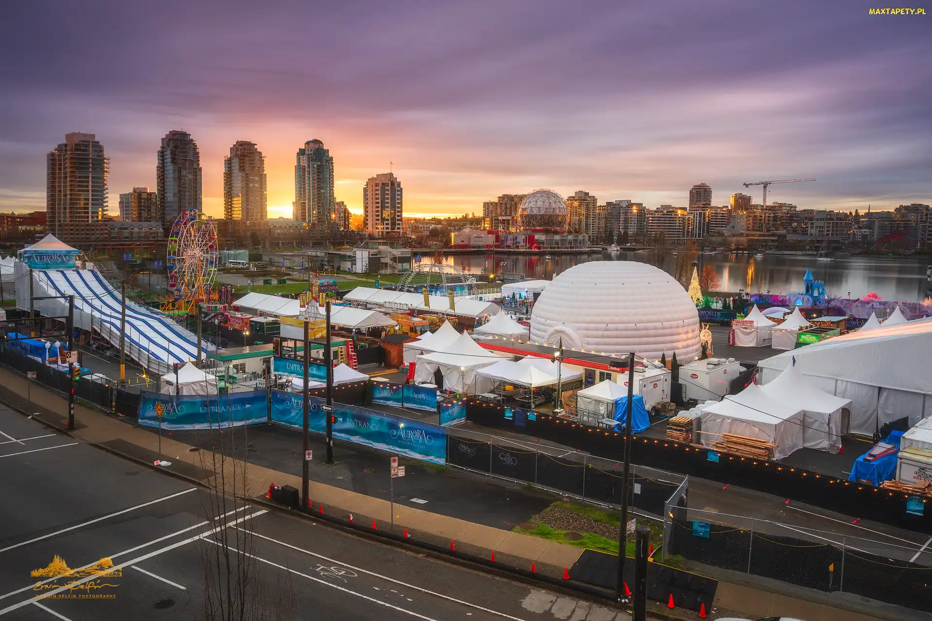 Kanada, Droga, Namioty, Wschód słońca, Karuzela, Aurora Winter Festival, Vancouver, Wieżowce, Jarmark