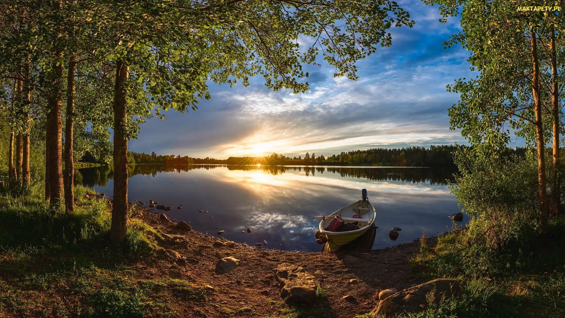 Zachód słońca, Rzeka Oulujoki, Finlandia, Drzewa, Oulu, Łódka