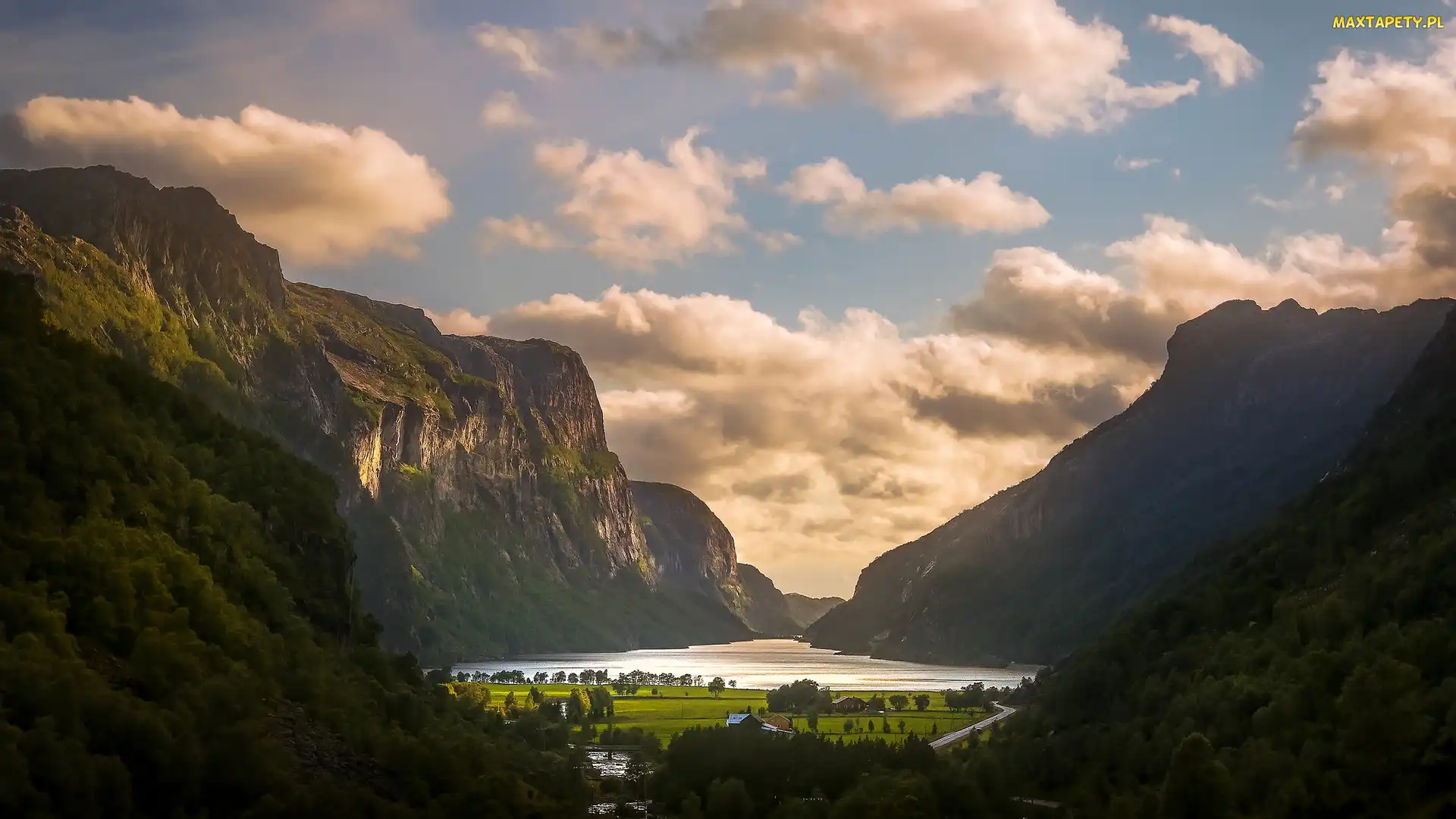 Norwegia, Rogaland, Jezioro, Góry, Chmury, Wioska Gya