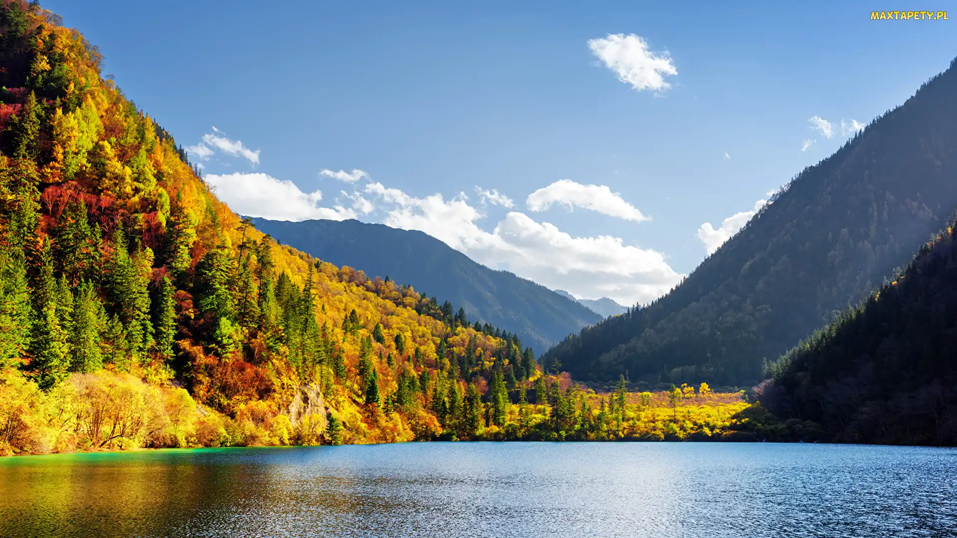 Chiny, Prowincja Syczuan, Góry, Park Narodowy Jiuzhaigou, Lasy, Jezioro