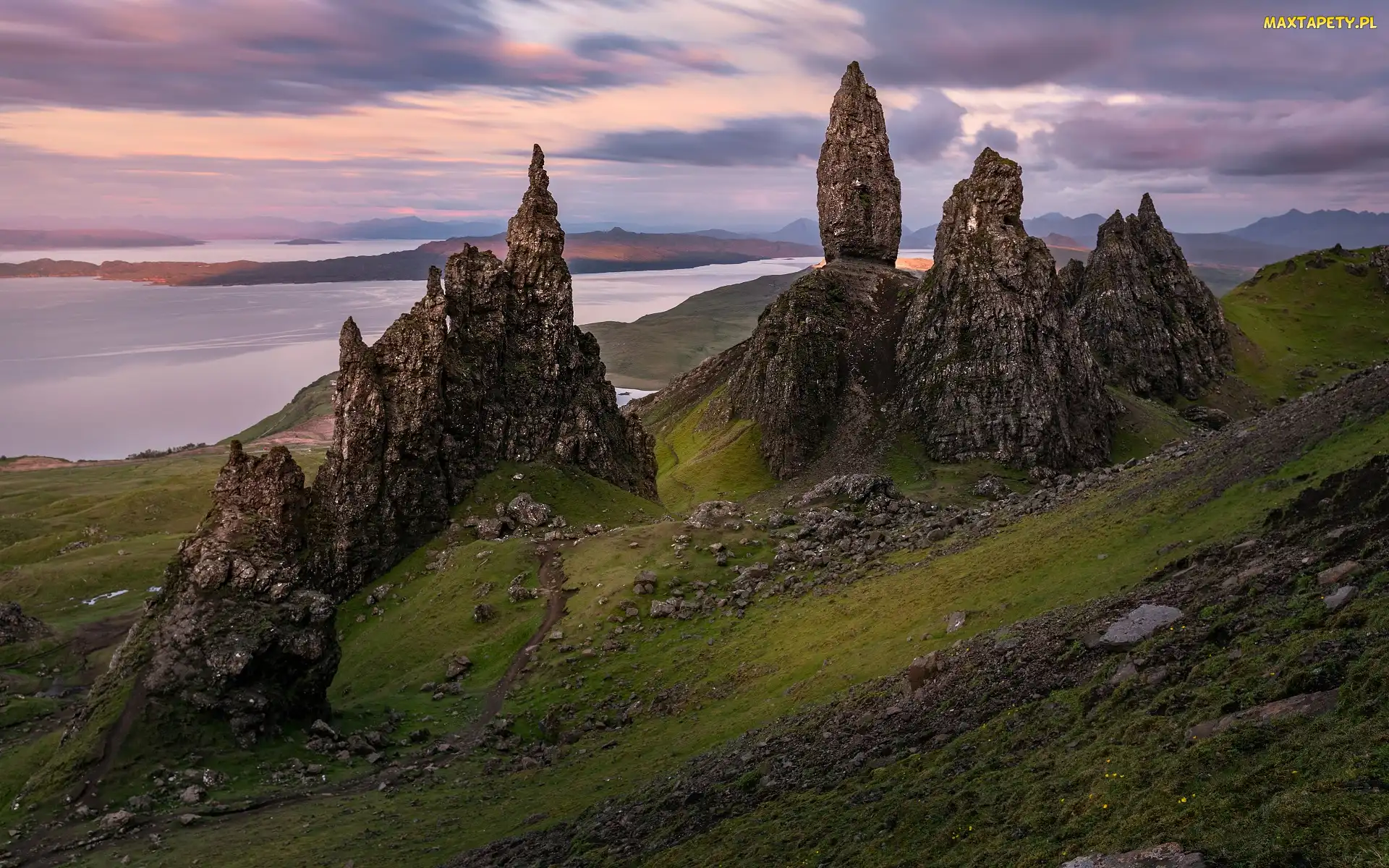 Wyspa Skye, Skały, Szkocja, Wzgórze The Storr, Ścieżka, Półwysep Trotternish, Zachód słońca, Morze