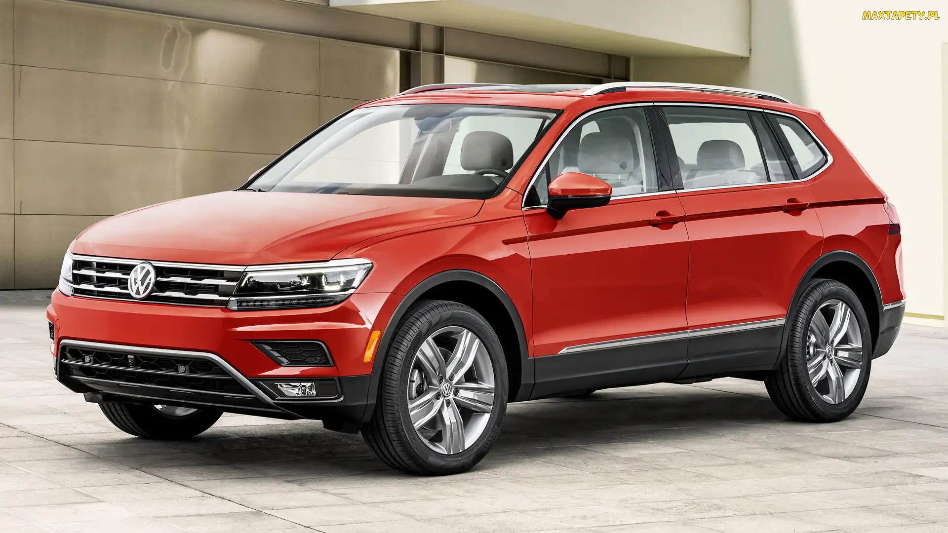 Volkswagen Tiguan, Bok, Czerwony