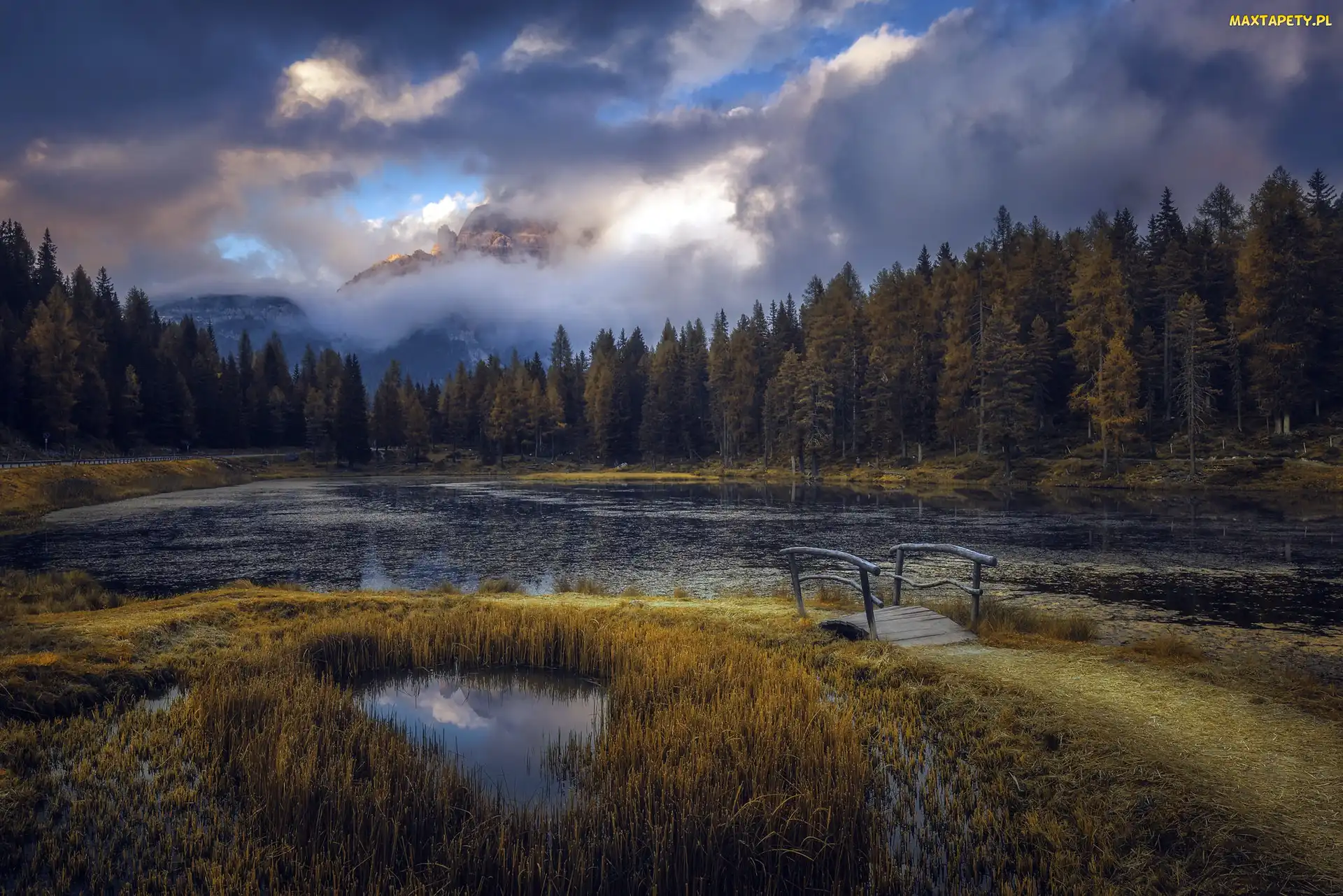 Włochy, Góry, Niebo, Prowincja Belluno, Mostek, Antorno Lake, Las, Chmury, Jezioro, Zachmurzone