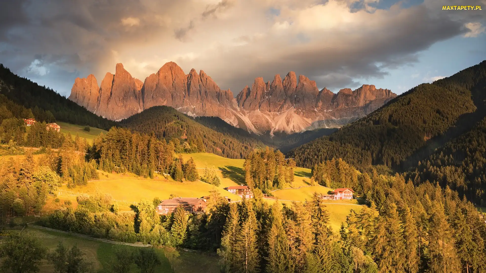 Domy, Drzewa, Góry, Chmury, Las, Włochy, Dolomity