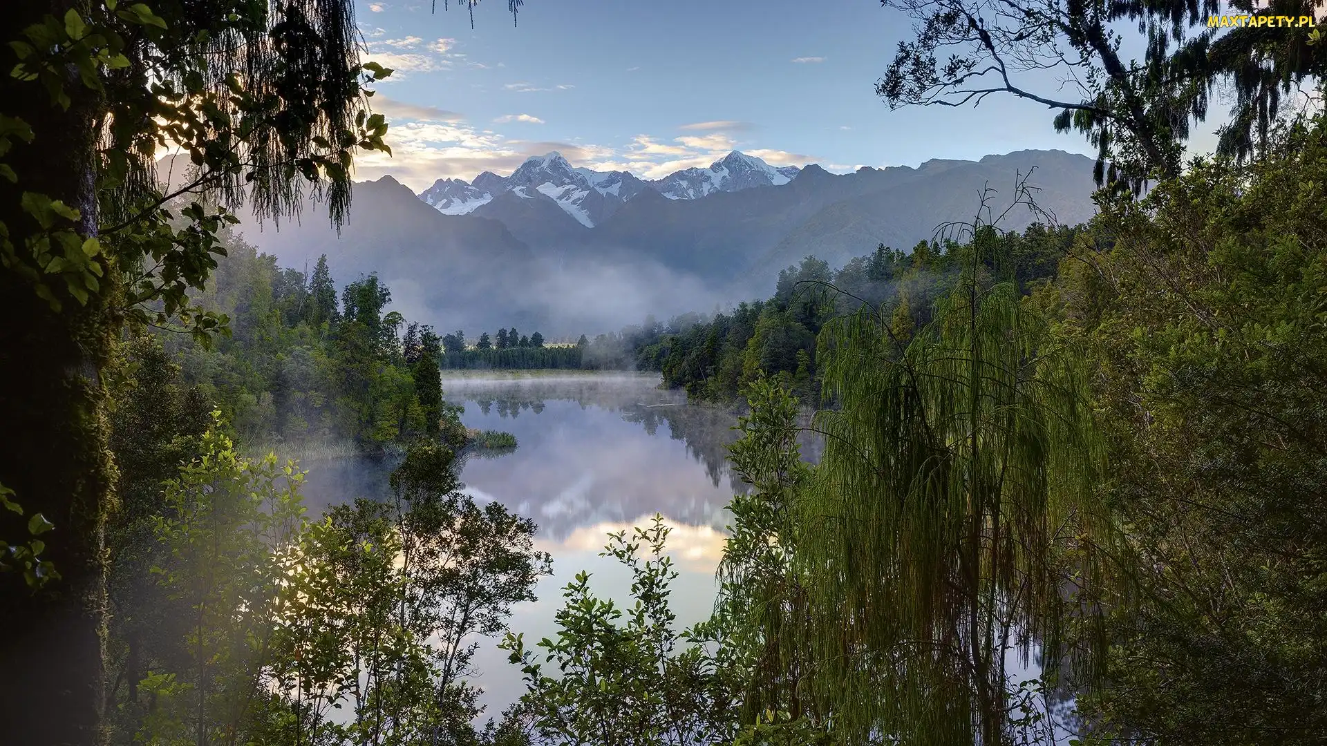 Jezioro Matheson, Nowa Zelandia, Zachód słońca, Park Narodowy Góry Cooka, Wyspa Południowa, Alpy Południowe, Mgła, Drzewa, Góry