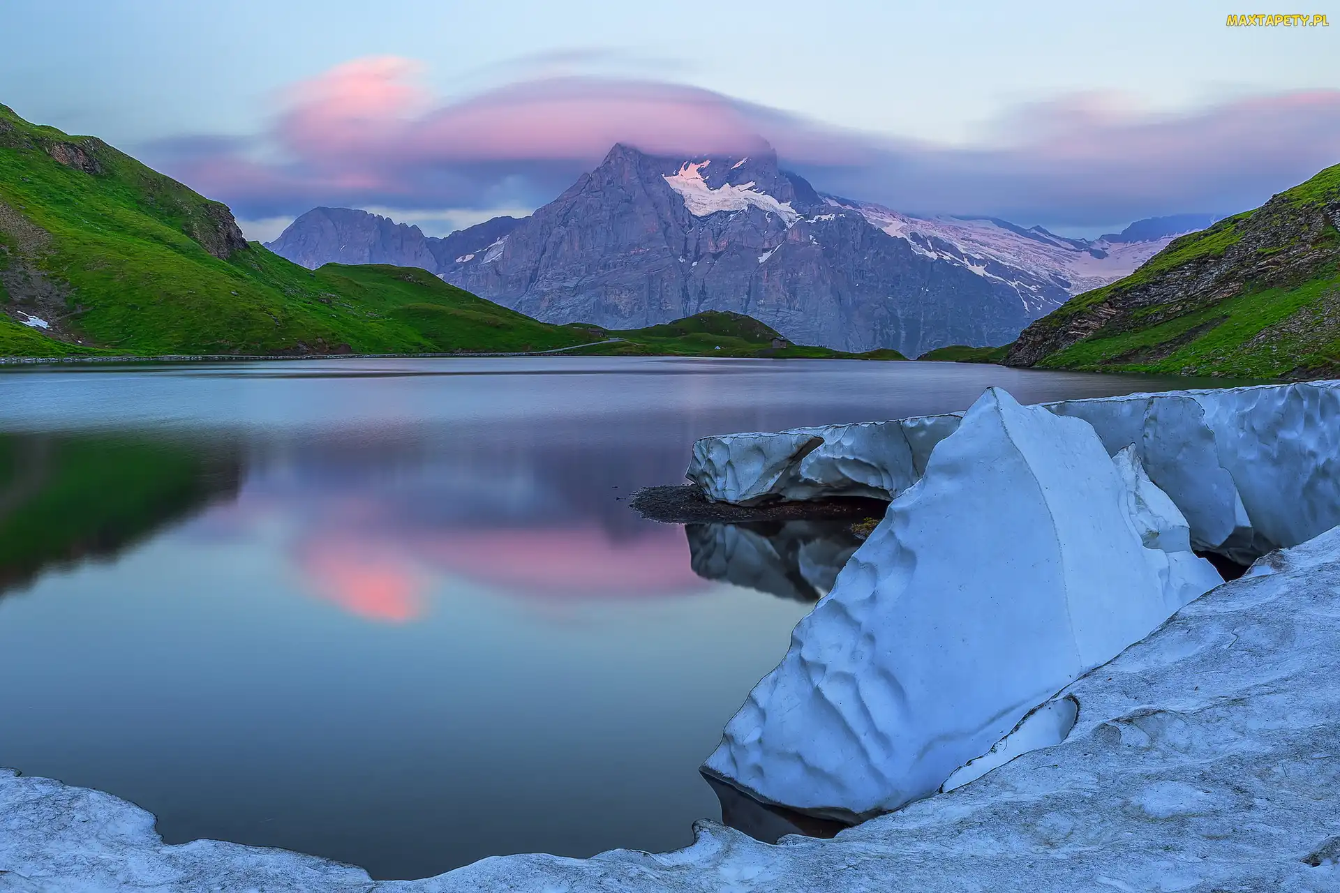 Góry, Zima, Jezioro Bachsee, Góra Wetterhorn, Kanton Berno, Alpy Berneńskie, Szwajcaria, Śnieg