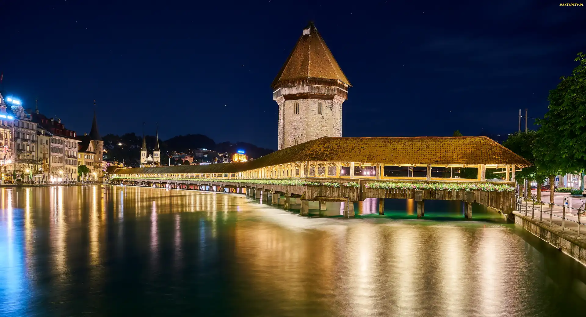 Oświetlony, Rzeka Reuss, Szwajcaria, Wieża, Noc, Lucerna, Most Kapellbrucke