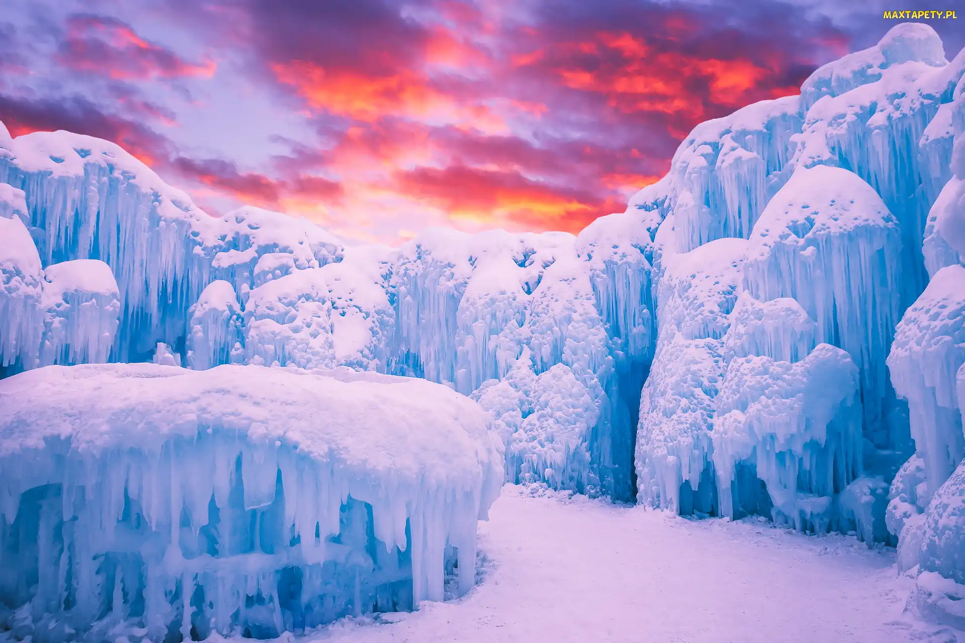 Lód, Ice Castle, Zima, Lodowy zamek, Prowincja Alberta, Sople, Kanada, Edmonton