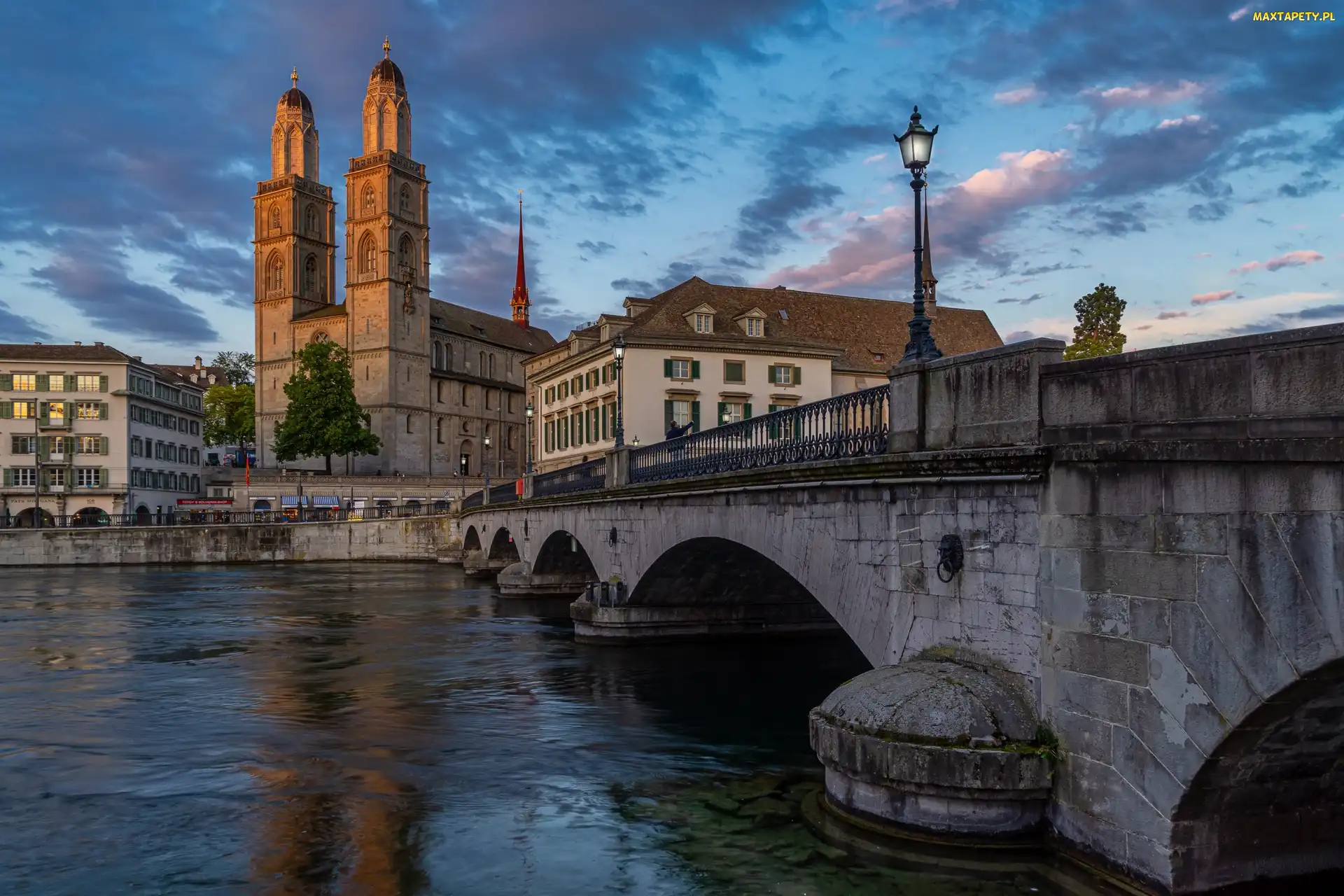 Rzeka Limmat, Most, Szwajcaria, Kościół Grossmunster, Zurych, Latarnia