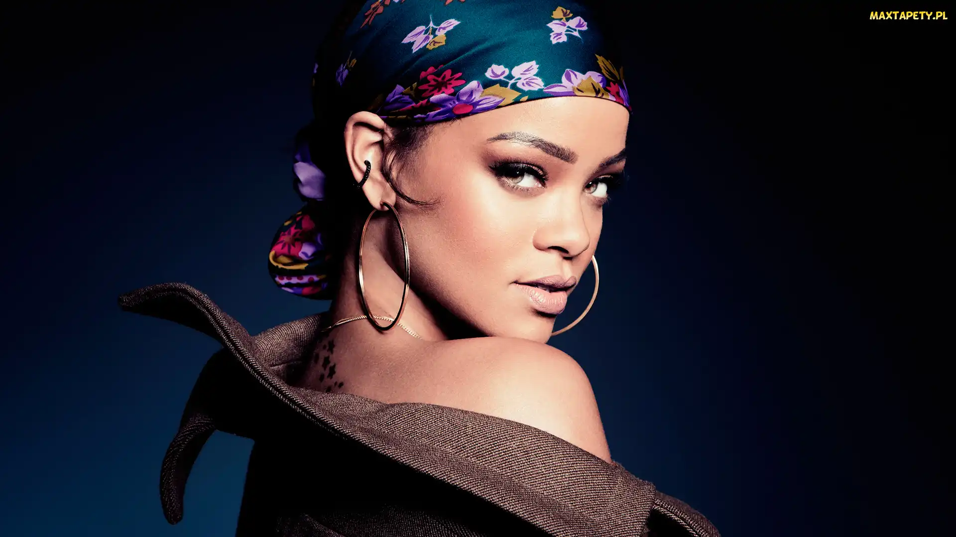 Robyn Rihanna Fenty, Kolczyki, Piosenkarka
